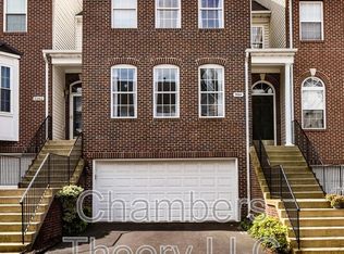 5264 Ballycastle Cir, Alexandria, VA 22315