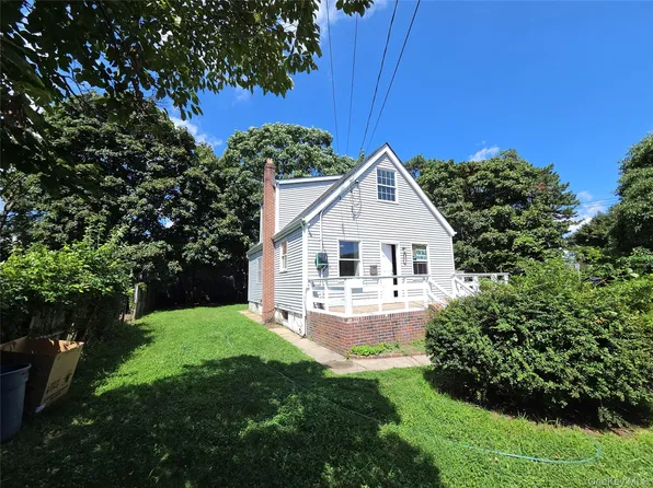 41 Lakewood Street, Wyandanch, NY 11798