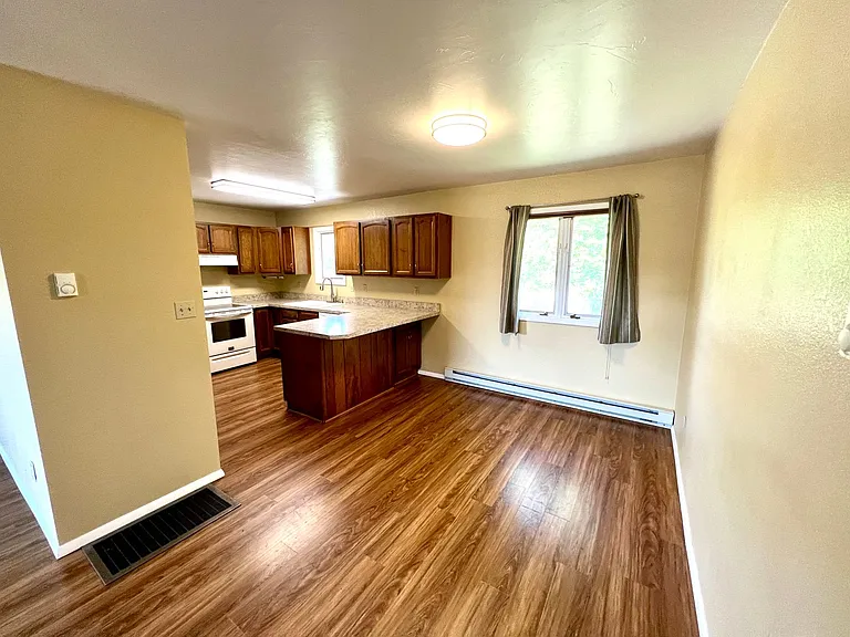 1401 Waukesha Ave — Photo 8