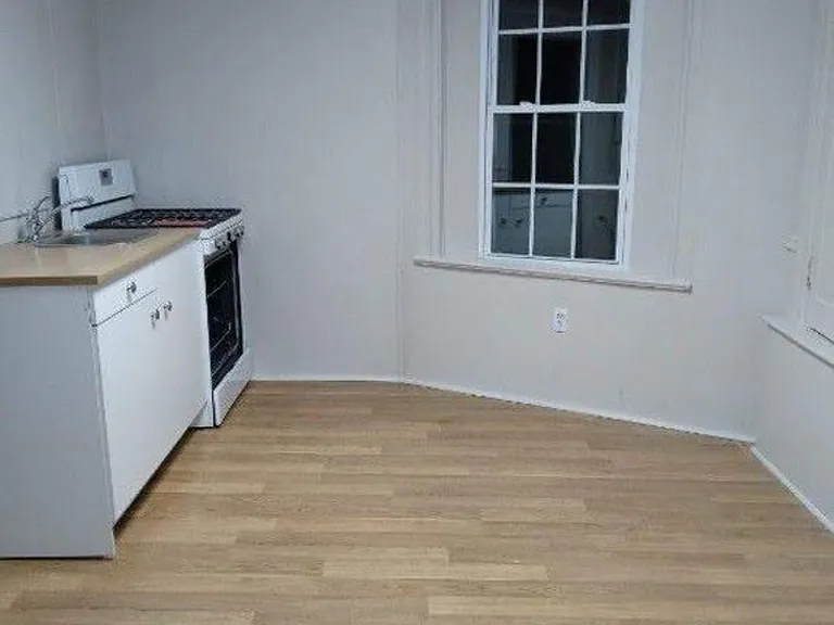 328 Grant Ave #4 — Photo 5