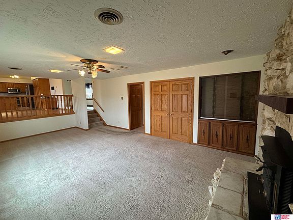 4th image of 1028 Frontier Rd