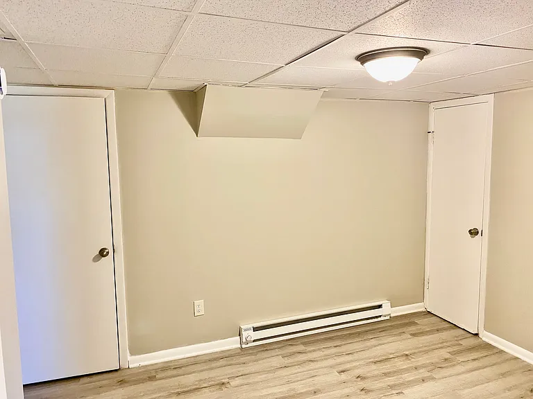 402 Tyson Pl #1 — Photo 7