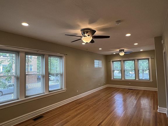 3rd image of 6018 N Melvina Ave #1