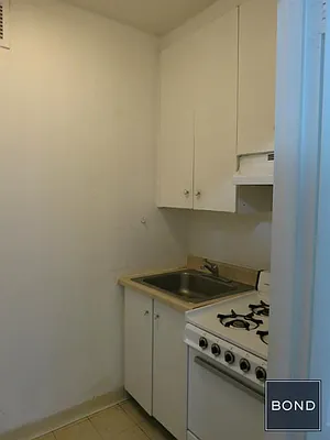 Rented by Bond New York | media 18