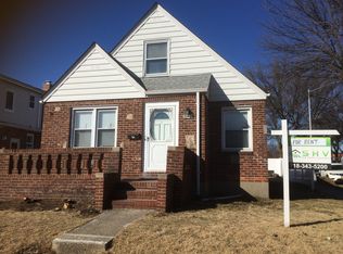 25435 84th Rd, Floral Park, NY 11001