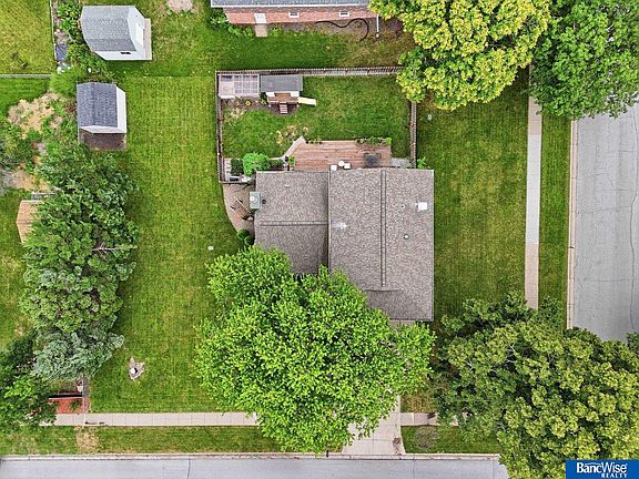4th image of 2040 S 77th St
