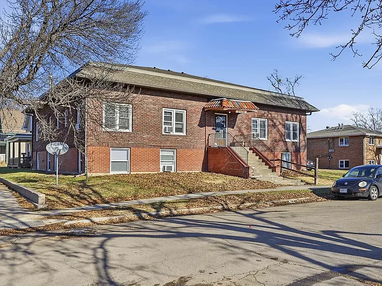 2910 Dudley St #6 — Photo 9