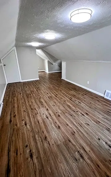 10806 Plymouth Ave — Photo 12