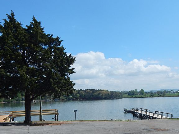 Minutes From Tims Ford Lake!