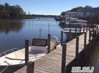 413 Montauk Hwy, East Quogue, NY 11942