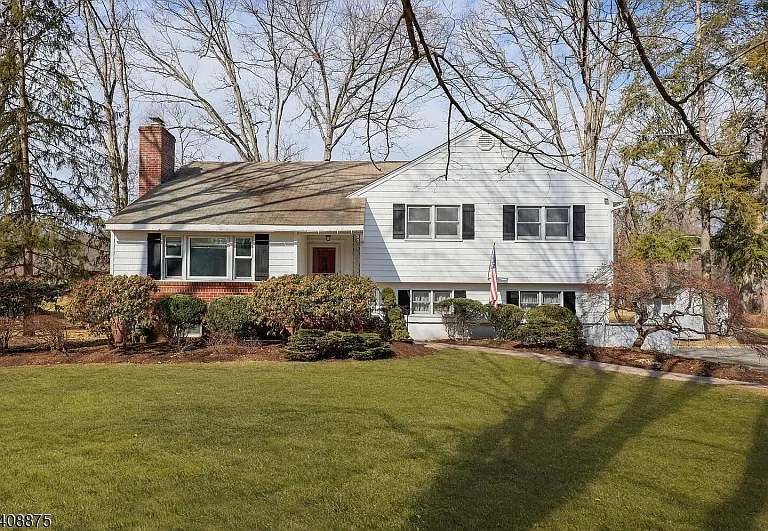 49 Overlook Rd — Photo 1