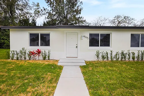 4595 Old Military Trl Photo 1