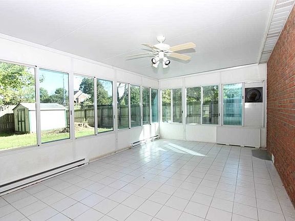 5th image of 630 Brookshire Dr