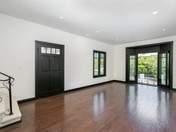 1307 S Beverly Glen Blvd #1307, Los Angeles, CA 90024