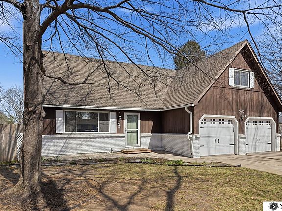 3rd image of 3640 Wildbriar Ln