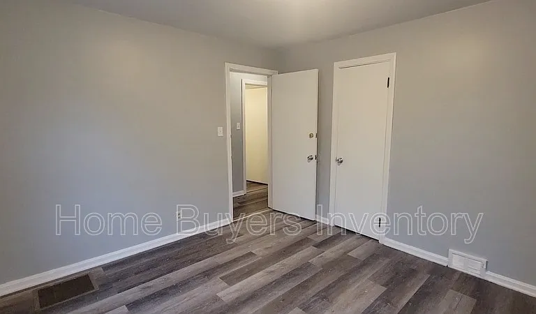 236 Hilton Ave — Photo 7