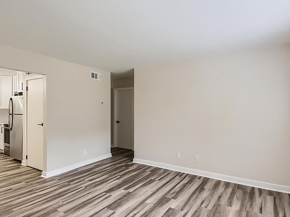 4th image of 131 Cleveland St APT 4