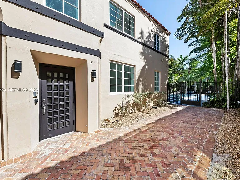 1545 Meridian Ave — Photo 44