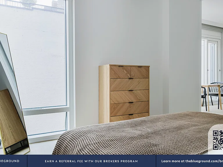 572 11th Ave #8T — Photo 9