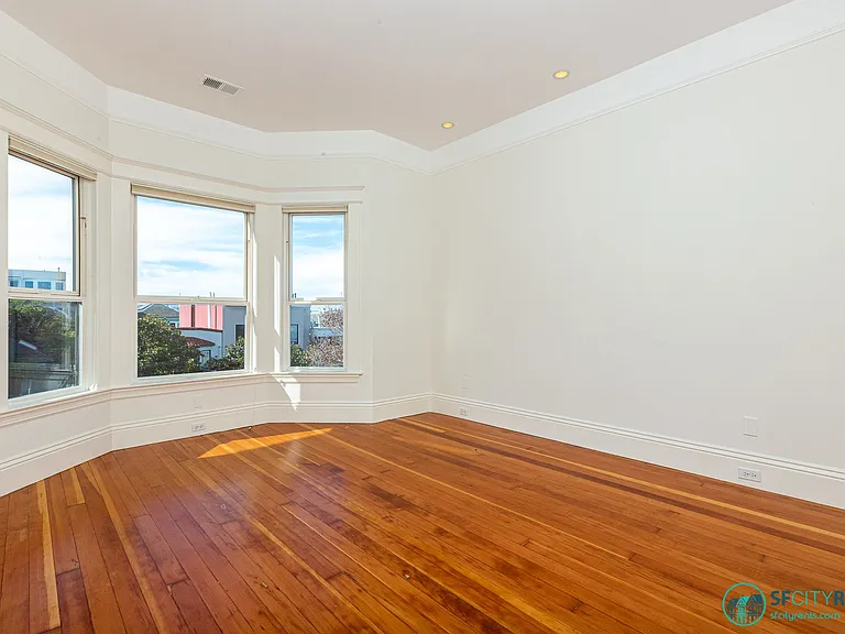339 Texas St — Photo 16