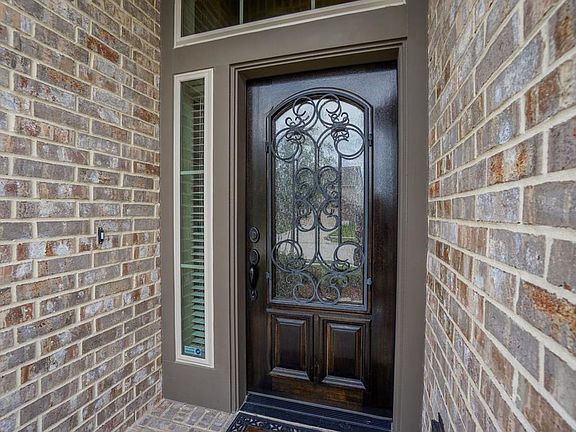 3rd image of 4418 Fenetre Forest Ln