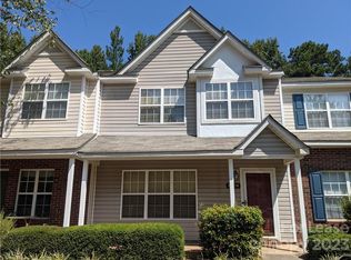 6734 Cypress Tree Ln, Charlotte, NC 28215