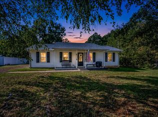 123 Strawberry Dr, Inman, SC 29349