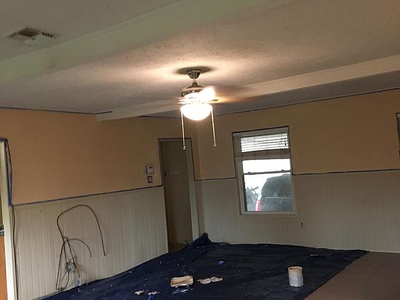 3rd image of 912 N Montgomery Ave