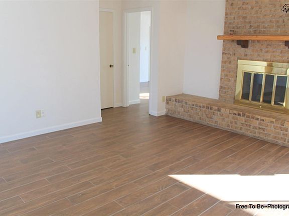 4th image of 2211 Selma Dr