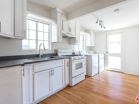5th image of 606 E San Jose Ave
