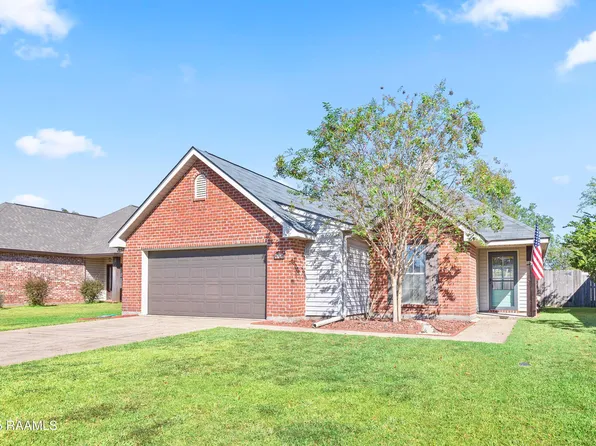 144 Wild Rose Ln, Youngsville, LA 70592