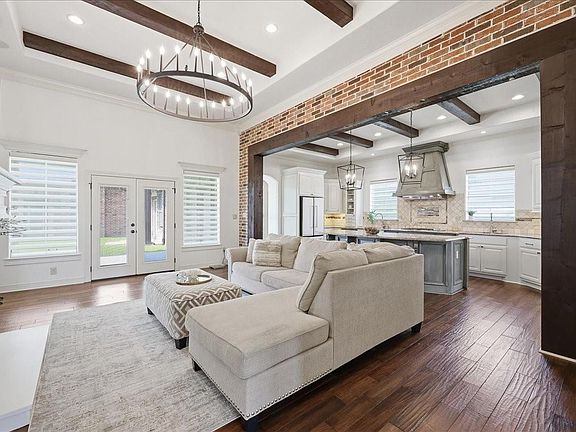 5th image of 7716 Pond Cir