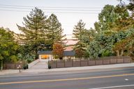 photo property thumbnail