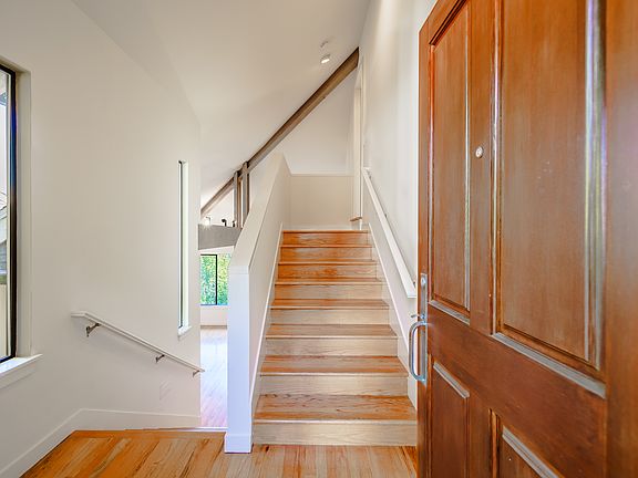 2nd image of 961 W California Ave
