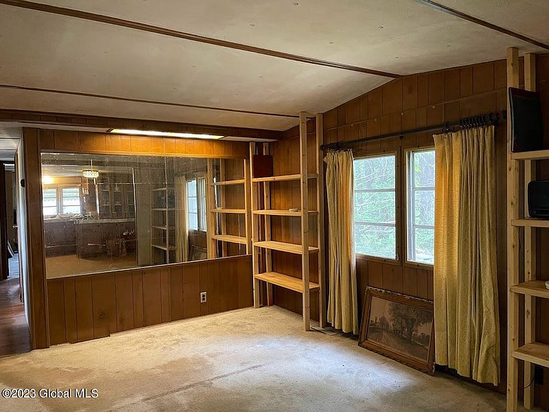 5th image of 402 Canniff Road