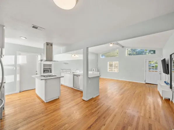 2651 Hawthorne St, Sacramento, CA 95815
