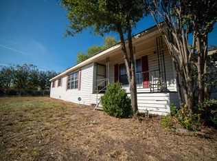 105 Angela St, Azle, TX 76020