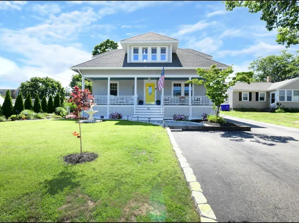 29 Lafayette Avenue, Buzzards Bay, MA 02532