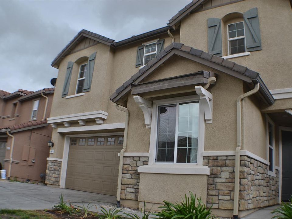 2nd image of 946 Papaya St