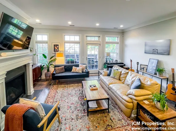 1235 W Oakdale Ave #3, Chicago, IL 60657