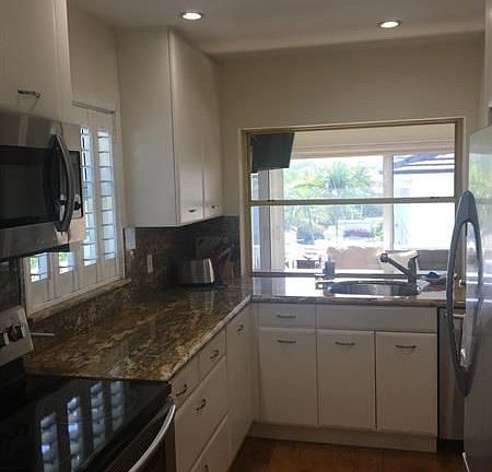 4th image of 201 Venetian Dr APT 2