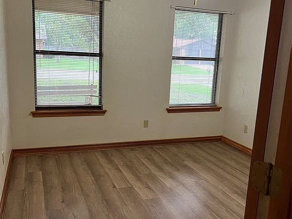 3rd image of 501 Spring Meadow St