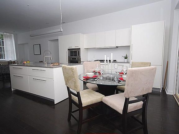 3rd image of 521 Pine St #100