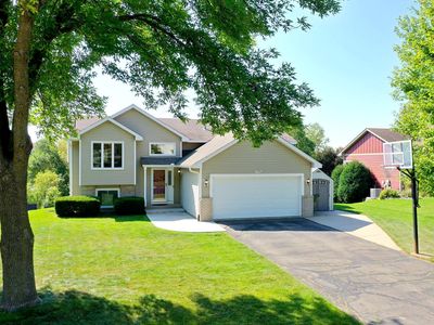 17476 Grove Ave, Lakeville, MN, 55044