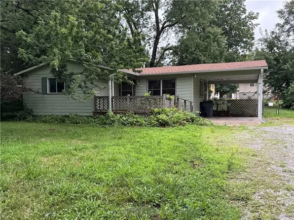 504 N Logan St, Olathe, KS 66061