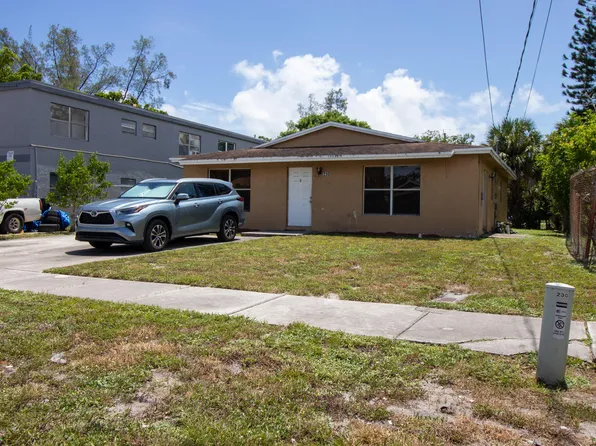 230 SW 8TH Street, Deerfield Beach, FL 33441