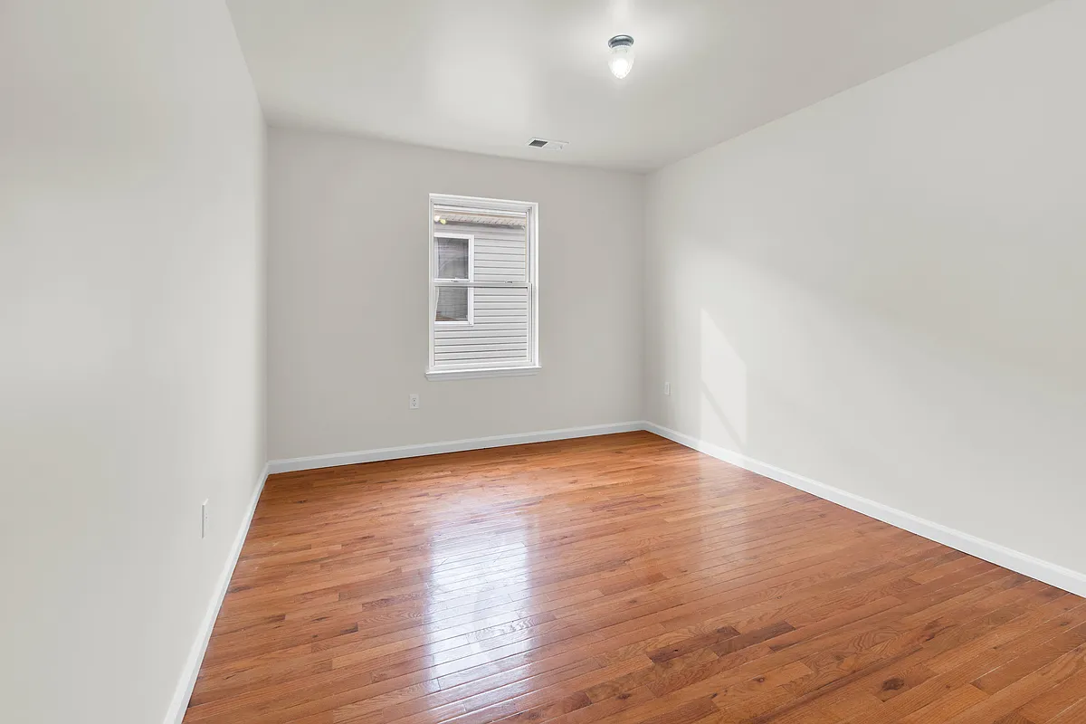 Building Photo - 58 1st St #2