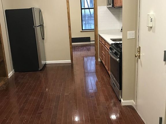 4th image of 26 Henry St APT 4