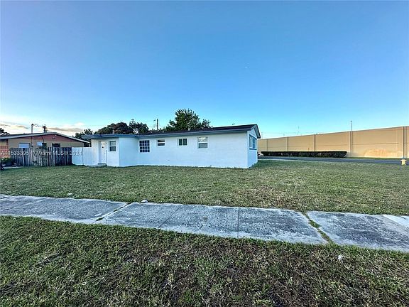 3rd image of 1001 NW 177th Ter