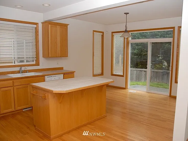 919 183rd Pl SE — Photo 7